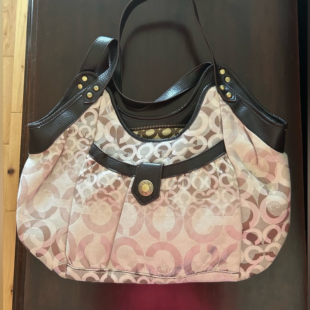 Coach- vintage signature shoulder bag